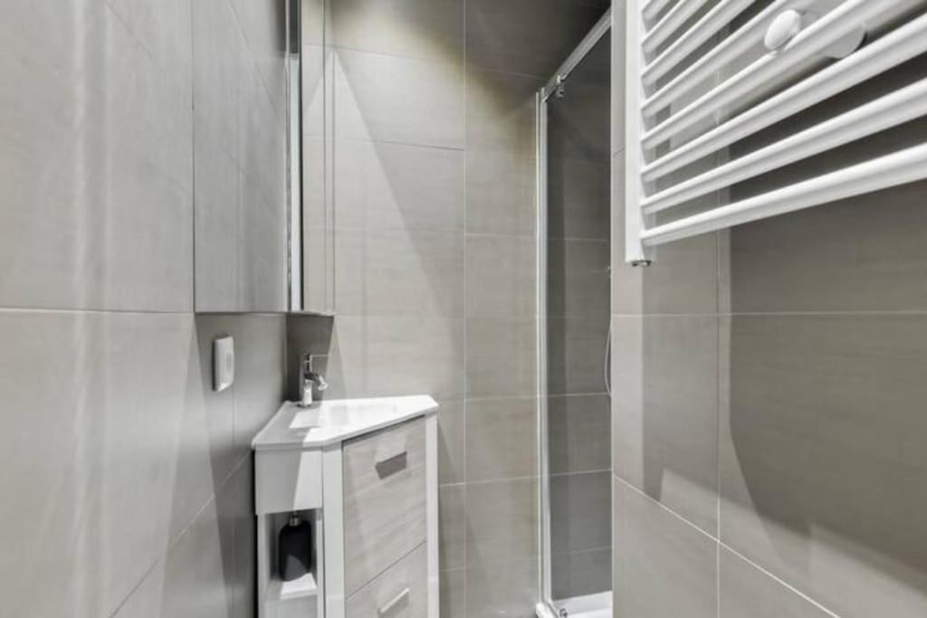 Charmant Appartement Entier A Montmartre Pour 4 باريس المظهر الخارجي الصورة